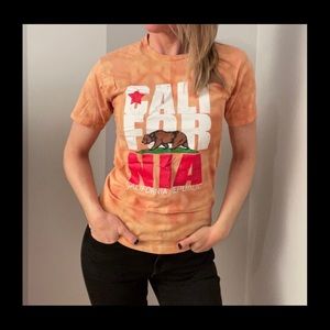CALIFORNIA REPUBLIC State Bear Tie-Dye T-Shirt